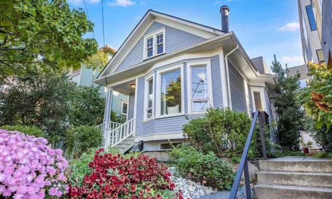 Minor House | Cozy Bungalow in Capitol Hill