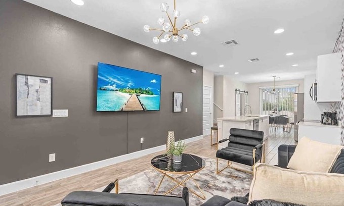 Kissimmee House | SUPER SICK- SLEEPs 49 - 27 Beds, 15 Bedrooms!