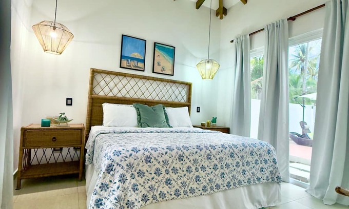 San Luis Talpa House | Charming 3-bedroom house with WiFi and AC in tranquil Amatecampo