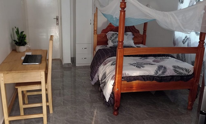 Gulu House | Room in modern round house in big green compound only 10 minutes from Gulu city