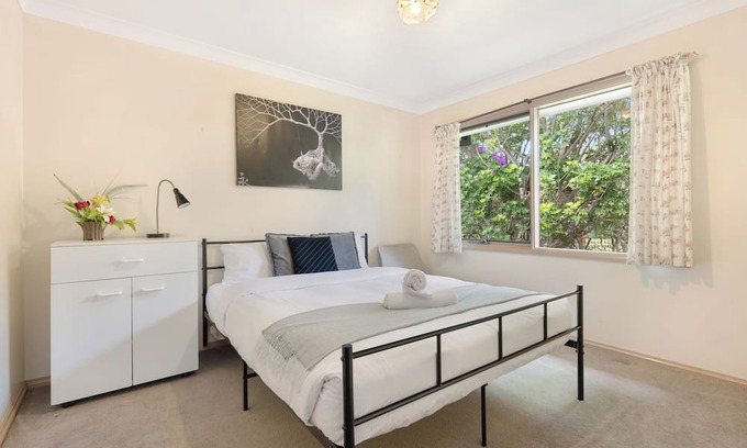 North Turramurra House | Fantastic 4-bedroom house with AC in Turramurra