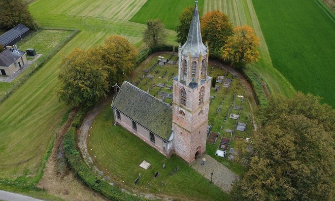 Peperga Bed & Breakfast | Pieter Stuyvesant Church Peperga-Friesland