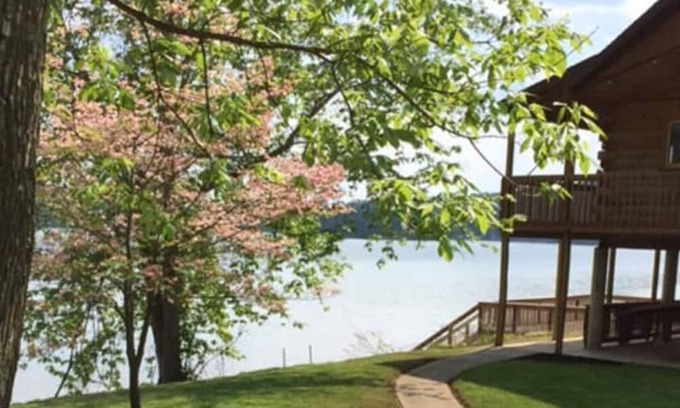Torch Cabin | Waterfront Cabin on Ohio River