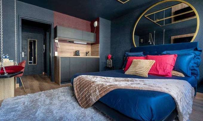 Ile Beaulieu Apartment | Le Beaulieu ~ Love Room ~ Balneo ~ Sparkling wine