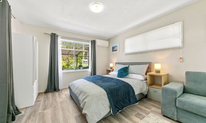 Central Coast Apartment | Lake Front Studio Pet Friendly, near The Entrance, Nora Head and Soldiers Beach