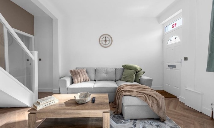 Prestwich House | New listing- Stunning Preswitch Retreat - Sleeps 7