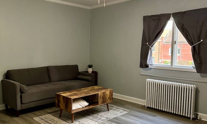 Mount Vernon Apartment | Amazing Downtown Location! Quiet & Spacious! #B