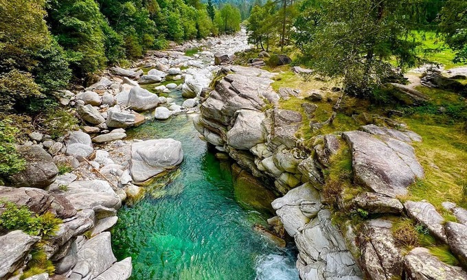 Brione House | Marvelous 6-bedroom house in Verzasca