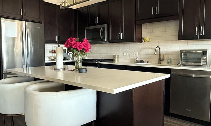 La Grange Apartment | Modern, 1-bedroom apartment in La Grange with AC, fitness room, WiFi