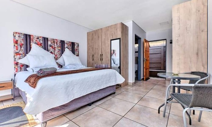 Woodmead Apartment | Advas bachelor bliss