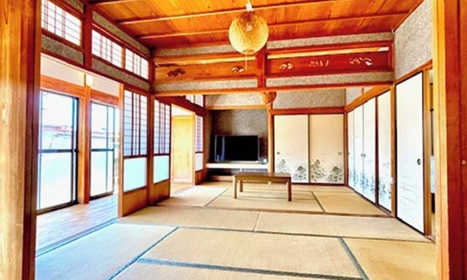 Tsu House | Showa retro house for rent/Tsu Mie
