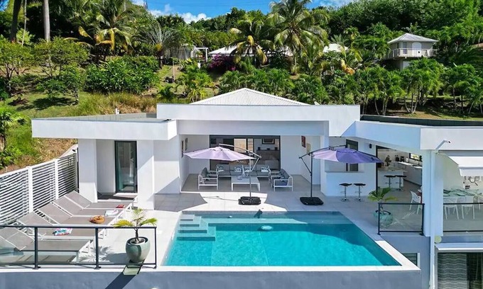 Case-Pilote House | Villa GRECA: Sea View & Infinity Pool