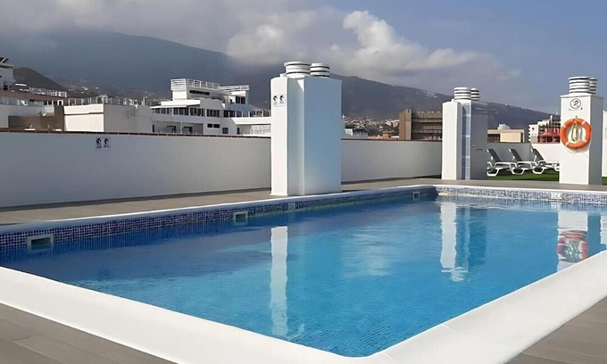 Puerto de la Cruz Apartment | Puerto Cruz Relaxing Shared Pool
