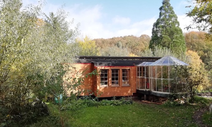 Alzenbach Cabin | Circus wagon star tent